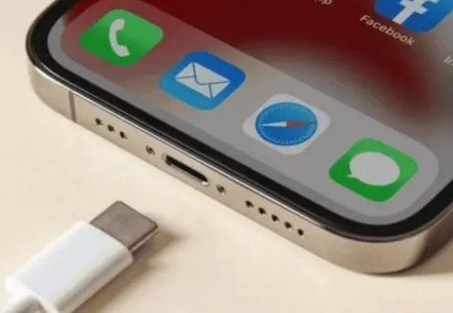 李沧苹果15维修分享iPhone15改USB-C接口后能和安卓用户互借充电器吗 